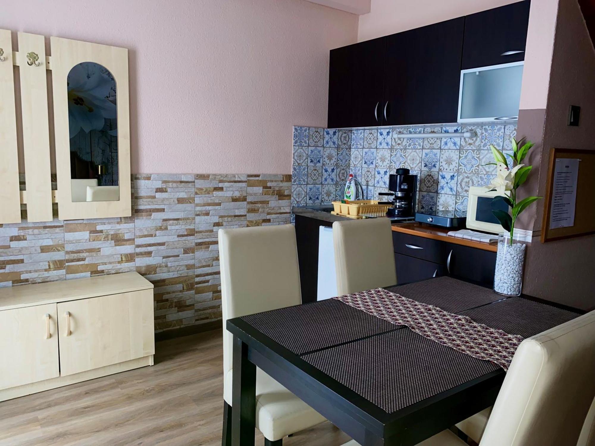 Kek Laguna Wellness Apartmanok Эгерсалок Экстерьер фото