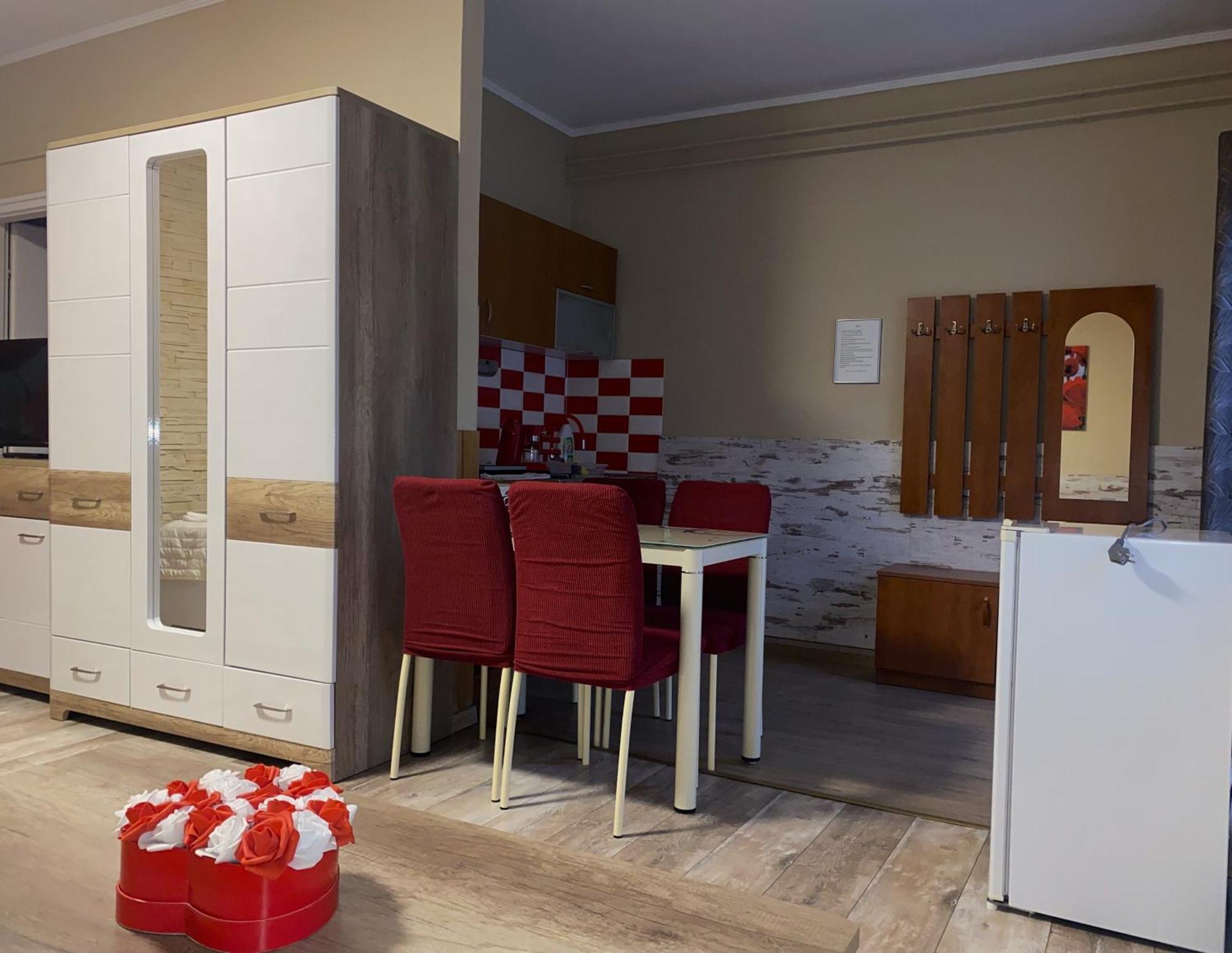 Kek Laguna Wellness Apartmanok Эгерсалок Экстерьер фото